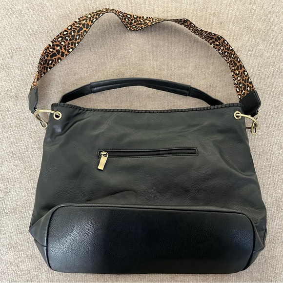Stylish Black Shoulder Bag with Leopard Guitar Strap - Picture 3 of 7